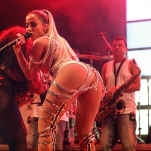 'Com o tempo compreendi que é complicado ser mulher, porque querem te impor regras', disse Anitta