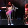 Anitta elege look pink para show