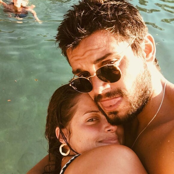 Agatha Moreira e Rodrigo Simas se encontraram com a amiga Ju Paiva em Fernando de Noronha