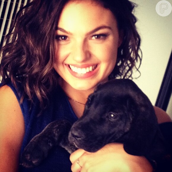 No início de fevereiro, a atriz postou uma foto com o mais novo membro da família, sua cadelinha Eva