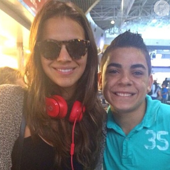 Na terça-feira, 23 de setembro de 2014, a atriz posou com fãs no aeroporto de Recife, onde fez uma conexão para pegar o vôo para Noronha 