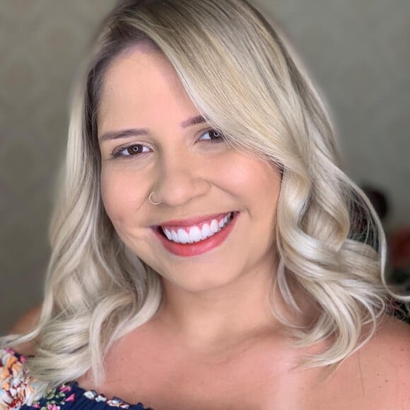 Marília Mendonça aposta em mega-hair com técnica microemborrachada: 'Me sinto livre para escolher o que tenho vontade: já usei cabelão, médio e agora curtinho, mas sempre com as minhas telas maravilhosas que dão volume e enchem de graça o corte