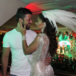 Juliana Paes ganha, na maioria das vezes, a companhia do marido em seus eventos de Carnaval