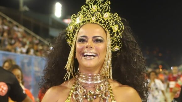 Viviane Araújo exibe barriga seca em ensaio de Carnaval: 'Muito treino'