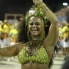 Viviane Araújo anima o público e se diverte durante ensaio de Carnaval