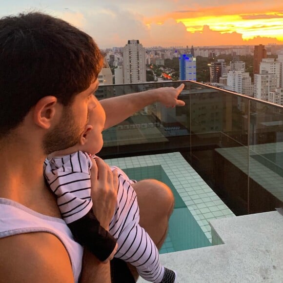 Duda Nagle fez sucesso na web ao mostrar a filha, Zoe, em um clique