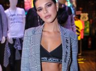 Mariana Rios combina conjunto xadrez com top de tricot em evento de moda. Fotos!