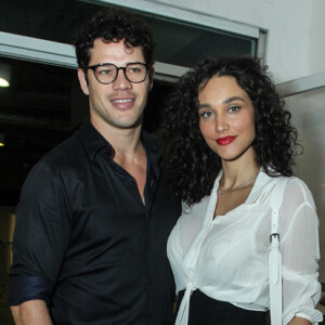 Em post, fã de Marquezine afastou de vez a atriz da polêmica separação de José Loreto e Débora Nascimento. É que a atriz foi incluída em uma lista de famosas que deram unfollow na ruivinha, apontada como pivô da separação