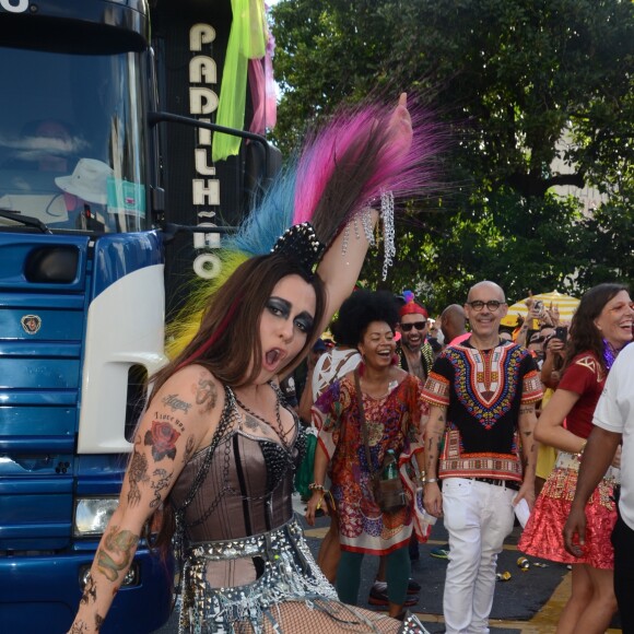 Alessandra Negrini no bloco Baixo Augusta