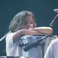 Marcelo, filho de Ivete Sangalo, dá show na percussão e web vibra:'Artista nato'
