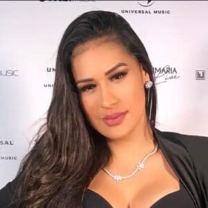 Dupla de Simaria, Simone gosta da vida de celebridade por conta de alguns 'mimos'