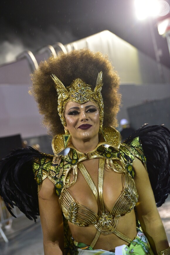 Viviane Araújo foi rainha de bateria da Mancha Verde, cujo enredo era 'Oxalá, salve a princesa! A saga de uma guerreira negra'