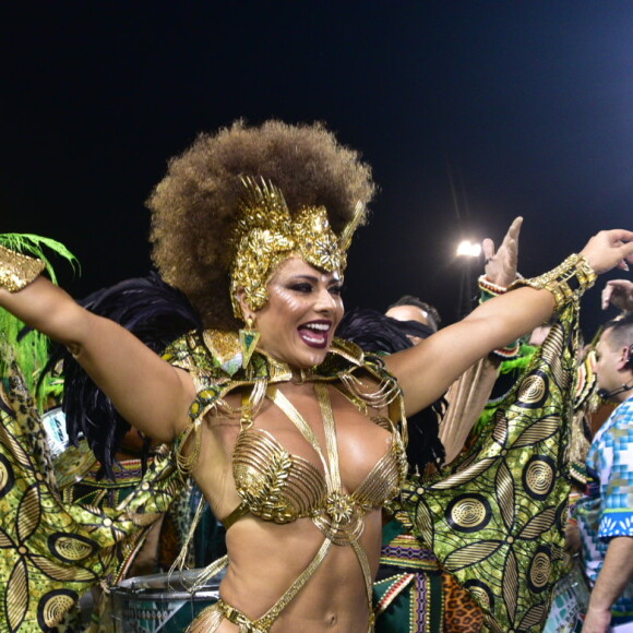 O enredo da Mancha Verde, que tem Viviane Araújo como rainha, homenageava a rainha africana Aqualtune