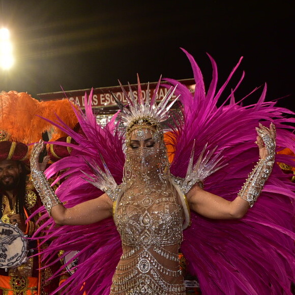 Sabrina Sato foi a rainha de bateria do desfile da Gaviões da Fiel