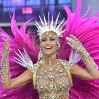 Sabrina Sato arrasa em fantasia repleta de joias no 1º carnaval após ser mãe