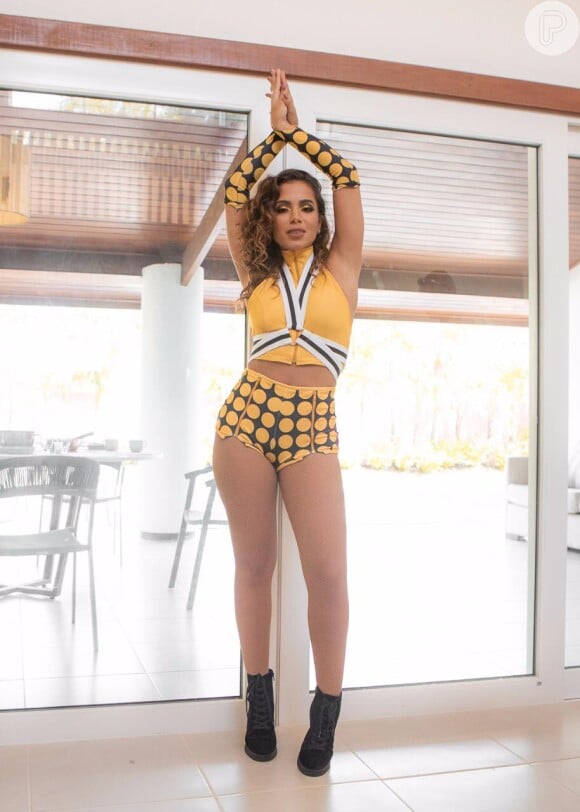 Anitta usou look inspirado no Grupo É o Tchan no Carnaval de 2019