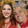 Ana Clara teve a companhia do pai, Ayrton, ao curtir os desfiles das escolas de samba do Rio de Janeiro na Sapucaí