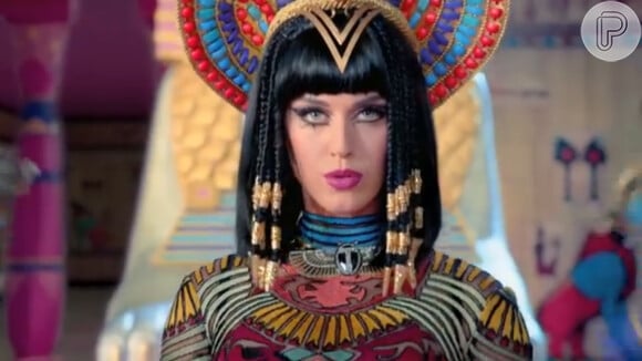 Cantora Katy Perry, que é obcecada por Cleópatra, se inspirou no Egito Antigo para o clipe da música Dark Horse