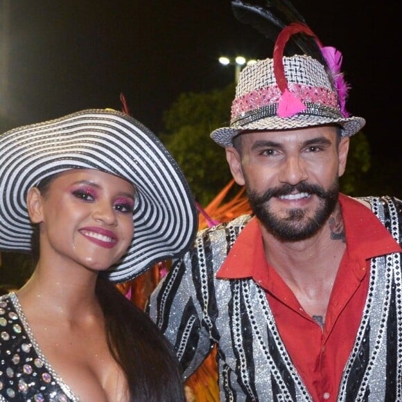 Ex-BBB Gleici Damasceno desfilou ao lado do namorado, Wagner Santiago