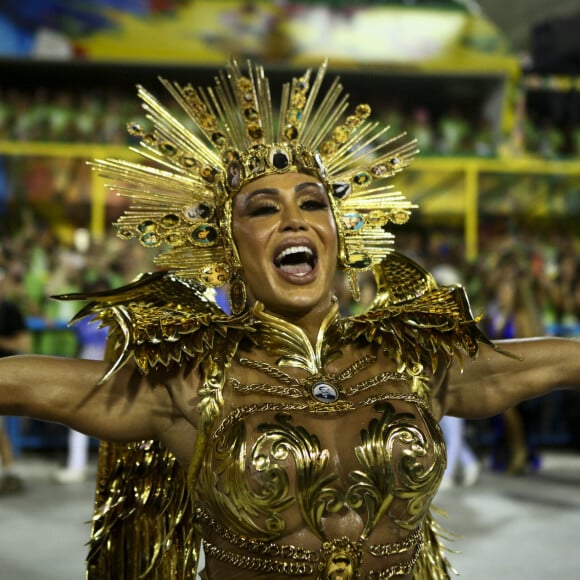 Gracyanne Barbosa revelou seus truques para evitar machucados causados pela fantasia