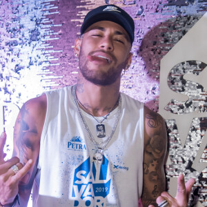 Neymar está oficialmente solteiro desde o fim do namoro com Bruna Marquezine