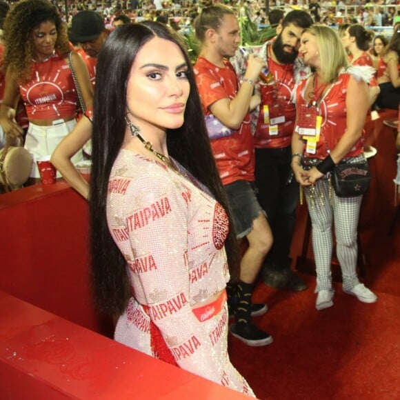 Cleo prestigiou o último dia de Carnaval na Marquês de Sapucaí neste sábado, 9 de março de 2019