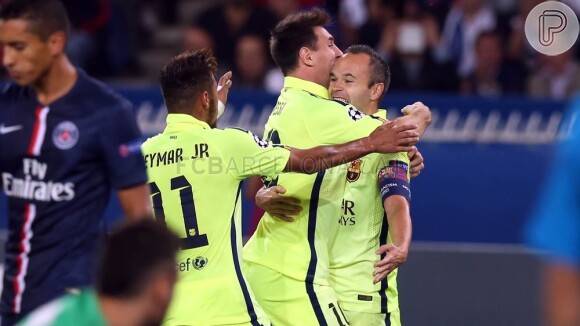 Neymar e Messi comemoram gol do Barcelona