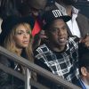 Beyoncé e Jay-Z assistem ao jogo de Neymar pelo Barcelon em Paris, na França