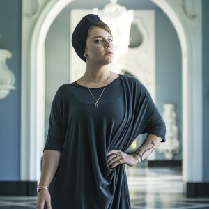 Alice Wegmann interpretará uma jovem mimada, autoritária e cheia de estilo em 'Orfãos da Terra'