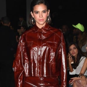 Bruna Marquezine é dona de um closet eclético e com referências em diversos estilos