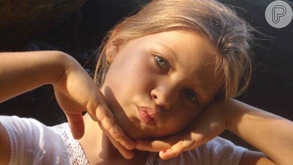 Nikki Meneghel começou a trabalhar como modelo aos 4 anos de idade a convite da tia Solange Meneghel, criadora da grife Bicho Comeu