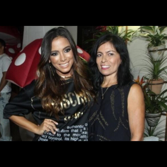 'Hoje estou muito nostálgica, lembrando de muitos momentos nossos em que você era minha companheira para tudo', escreveu Miriam para Anitta