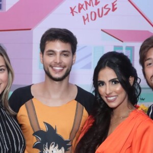 Carol Dantas e Vinícius Martinez combinam look para chá de bebê de Zion, filho de Jade Seba e Bruno Guedes