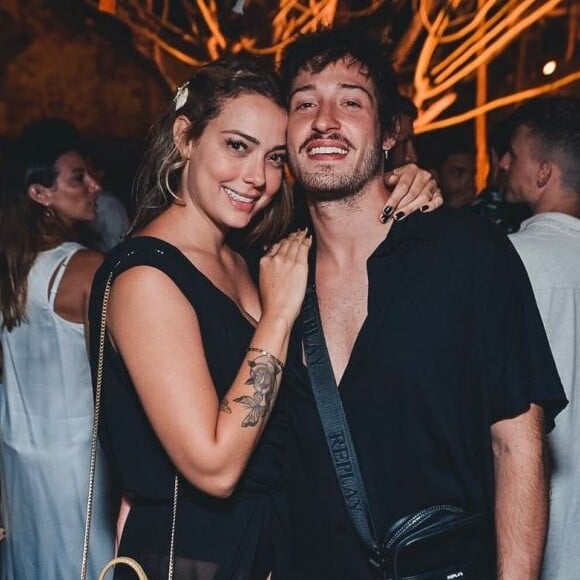 Carol Dantas e Vinícius Martinez combinam looks para festa