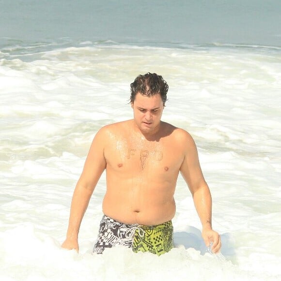 Felipe Dylon vem relatando em suas redes sociais a luta contra a balança