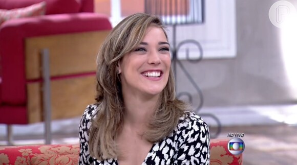 Adriana Birolli ganha declaração do namorado na TV: 'Mais sexy'