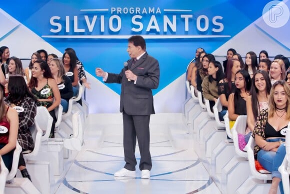 Silvio Santos apostou em tênis no lugar de sapato social para a primeira gravação do ano nos estúdios do SBT