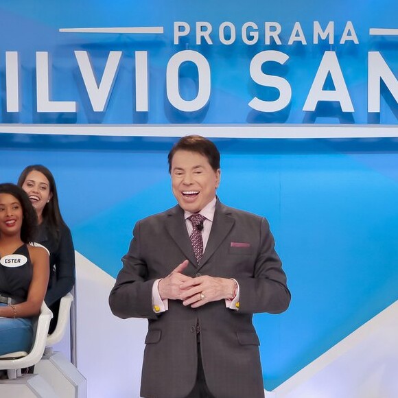 Silvio Santos foi elogiado por combinação diferente no look: 'Ficou top'