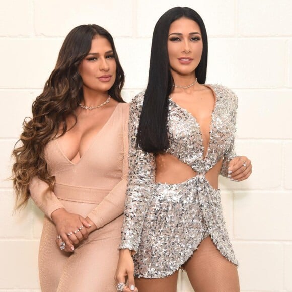 Dupla de Simaria, Simone usou look de lurex em gravação do DVD 'Aperte o Play'