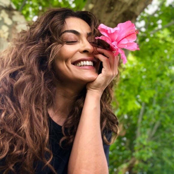 Juliana Paes deixou de pintar as unhas para interpretar a protagonista Maria da Paz na novela 'A Dona do Pedaço'