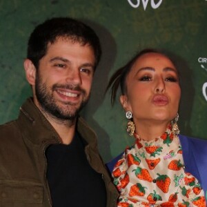 Sabrina Sato e Duda Nagle ganharam o vale-night e assistiram ao espétaculo 'Ovo', do Cirque du Soleil, no Ginásio do Ibirapuera, em São Paulo