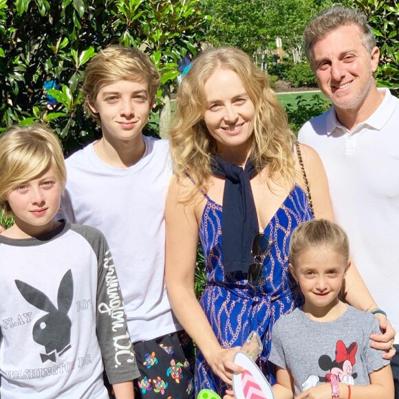 Semelhança de Angélica e Luciano Huck em foto impressionou web