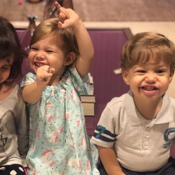 Theodoro, filho de Michel Teló e Thaís Fersoza, ainda encantou os pais quando chamou o sertanejo de 'papaizinhozinhozinho', durante o café da manhã, e mostrou ter um vocabulário vasto para seus dois anos.