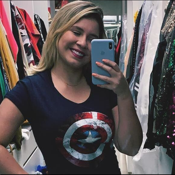 Marilia Mendonça escolheu blusa do Capitão América para assistir o filme 'Vingadores: Ultimato' nesta quinta-feira, 25 de abril de 2019