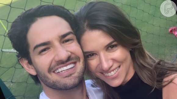 Rebeca Abravanel se declarou para o namorado, o jogador do São Paulo Alexandre Pato, neste sábado, 27 de abril de 2019