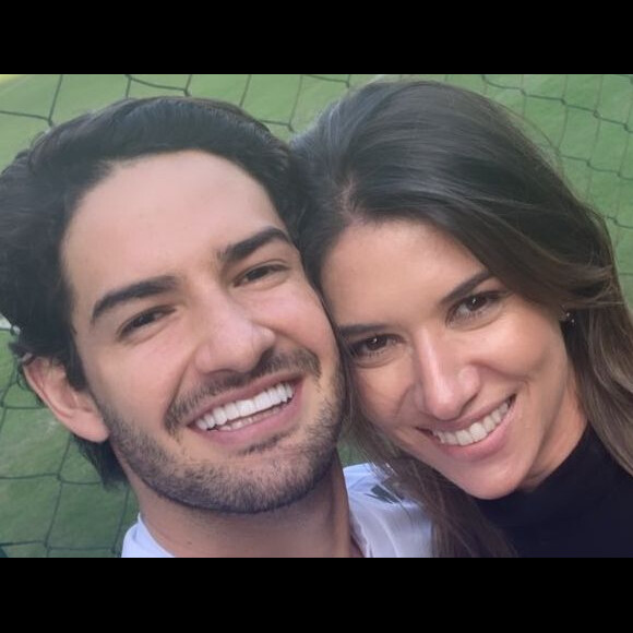 Rebeca Abravanel se declarou para o namorado, o jogador do São Paulo Alexandre Pato, neste sábado, 27 de abril de 2019