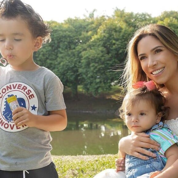 Filhos mais velhos de Patricia Abravanel, Pedro e Jane roubaram a cena em ensaio fotográfico com a mãe