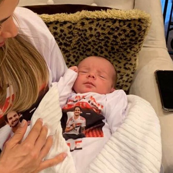 Filho de Patricia Abravanel, Senor também entrou na torcida por Alexandre Pato