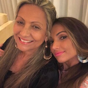 Semelhança entre Patricia Poeta e a mãe impressionou os seguidores