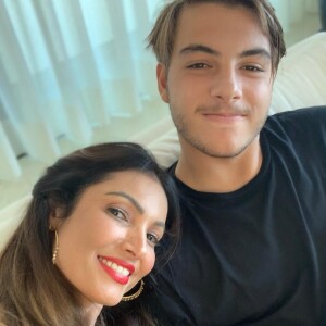 Patricia Poeta está celebrando o Dia das Mães com filho, Felipe Poeta, e a sua mãe